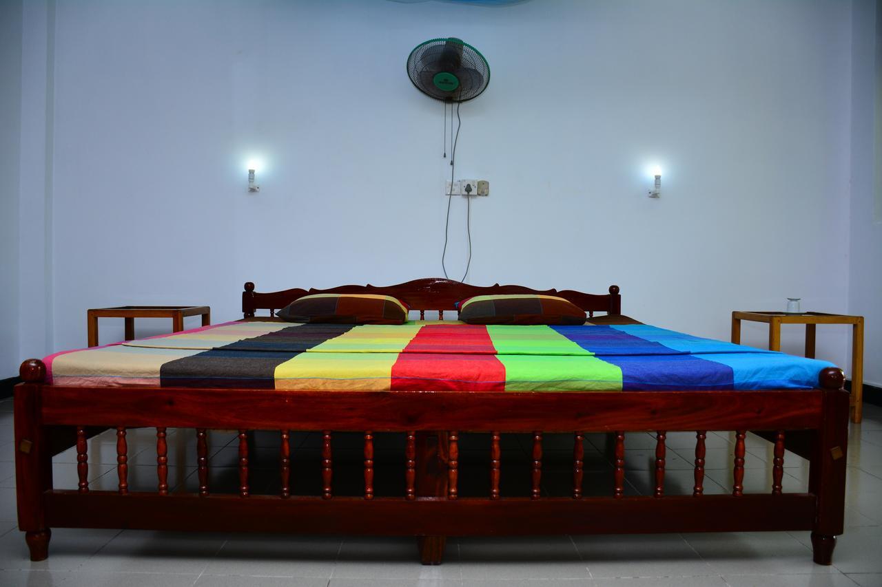 Jungle Holiday Home Hikkaduwa Bagian luar foto