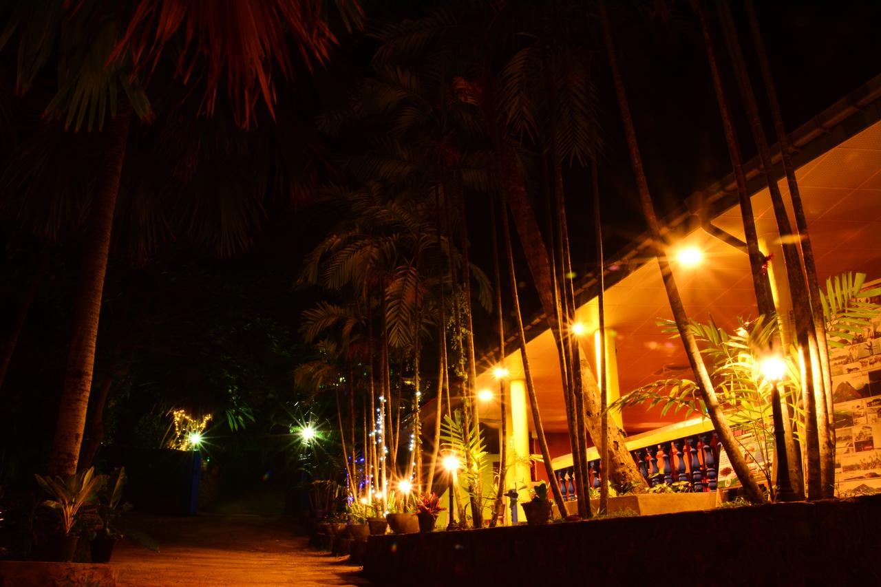 Jungle Holiday Home Hikkaduwa Bagian luar foto