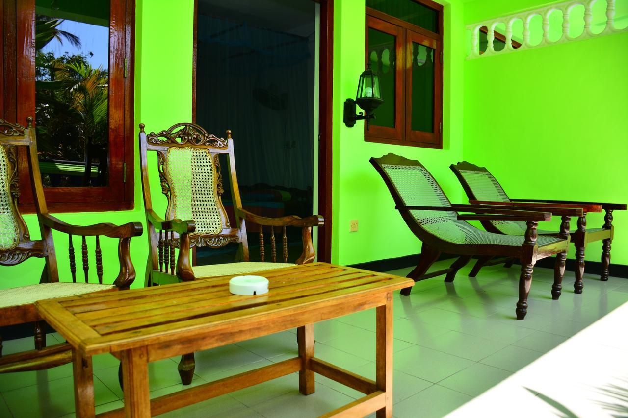 Jungle Holiday Home Hikkaduwa Bagian luar foto