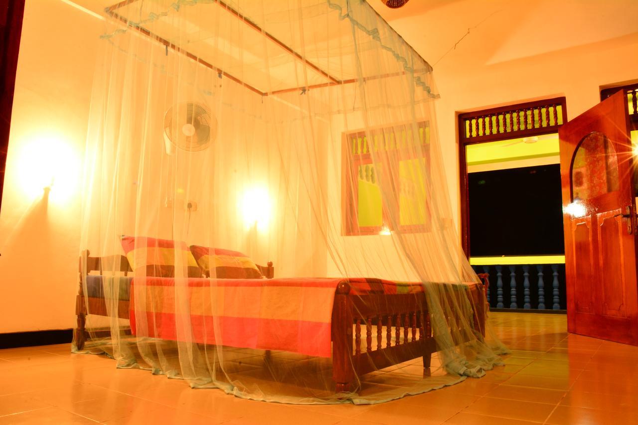 Jungle Holiday Home Hikkaduwa Bagian luar foto