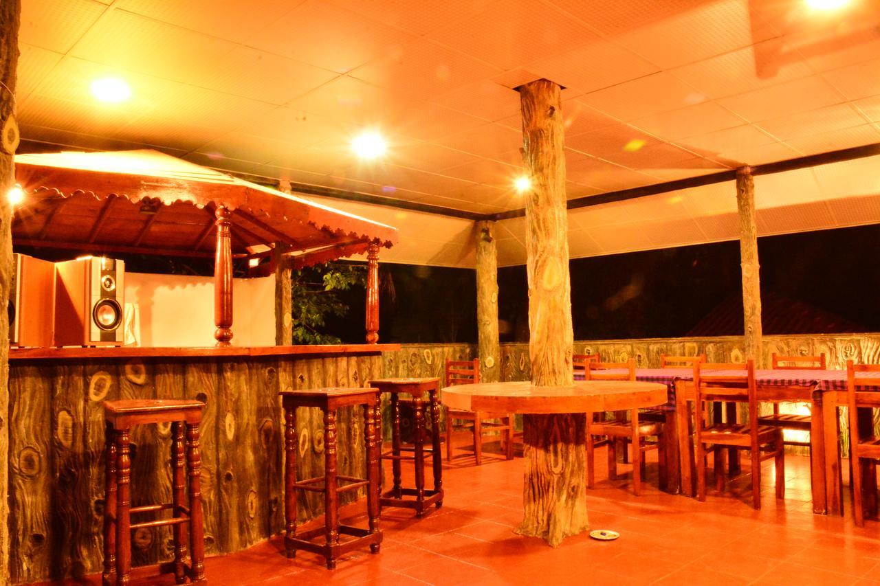 Jungle Holiday Home Hikkaduwa Bagian luar foto