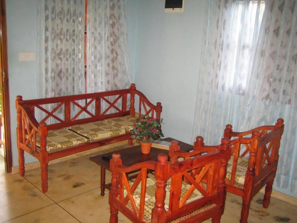 Jungle Holiday Home Hikkaduwa Bagian luar foto