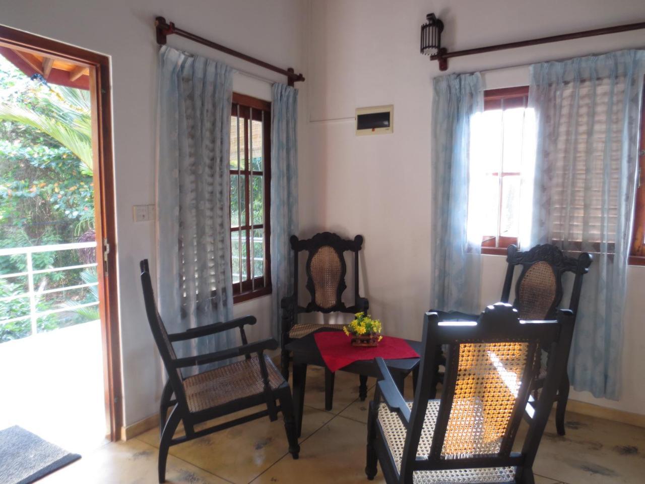 Jungle Holiday Home Hikkaduwa Bagian luar foto